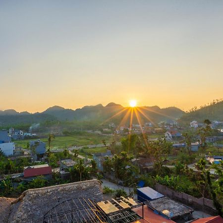 Rocky Mountain Homestay Cat Ba Xuan Dam Bagian luar foto